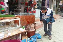 بازدیدهای نظارتی از مراکز عرضه ماهی قرمز در شهرستان طرقبه شاندیز